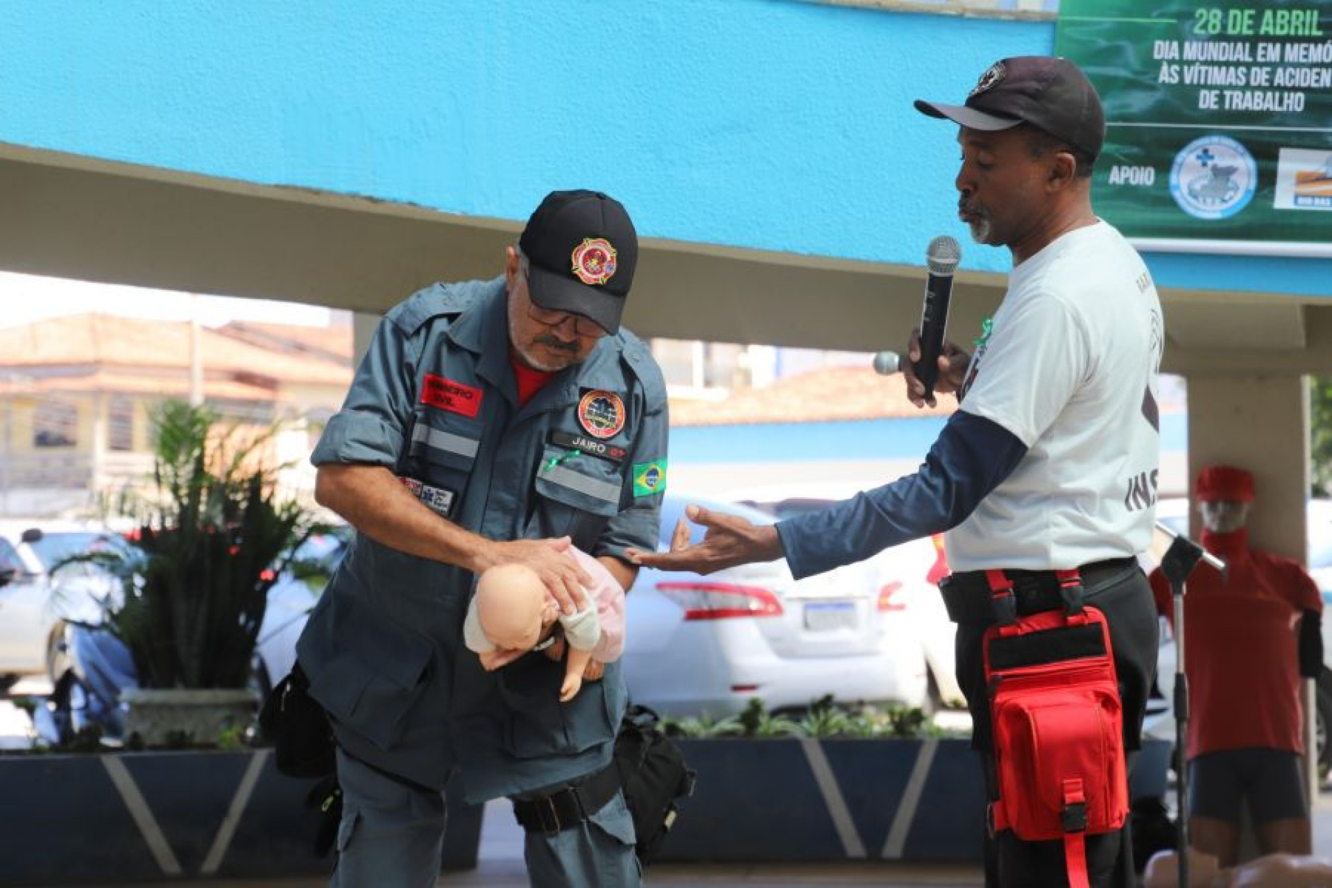 Trabalhador no centro: praça vira espaço de prevenção e cuidado em Rio das Ostras