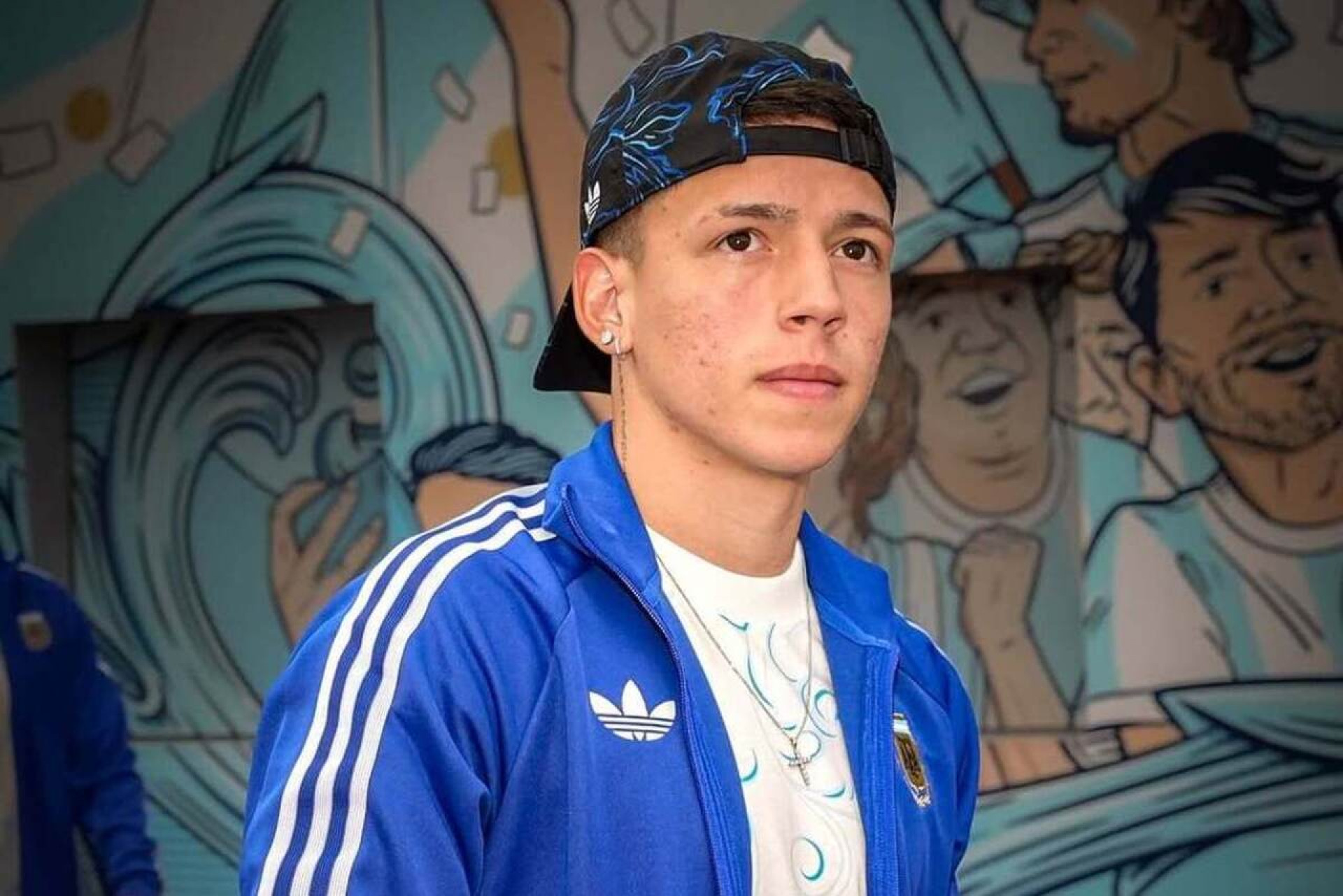 Acusado de racismo contra Vini Jr, Prestianni &eacute; suspenso por “xingamentos homof&oacute;bicos”