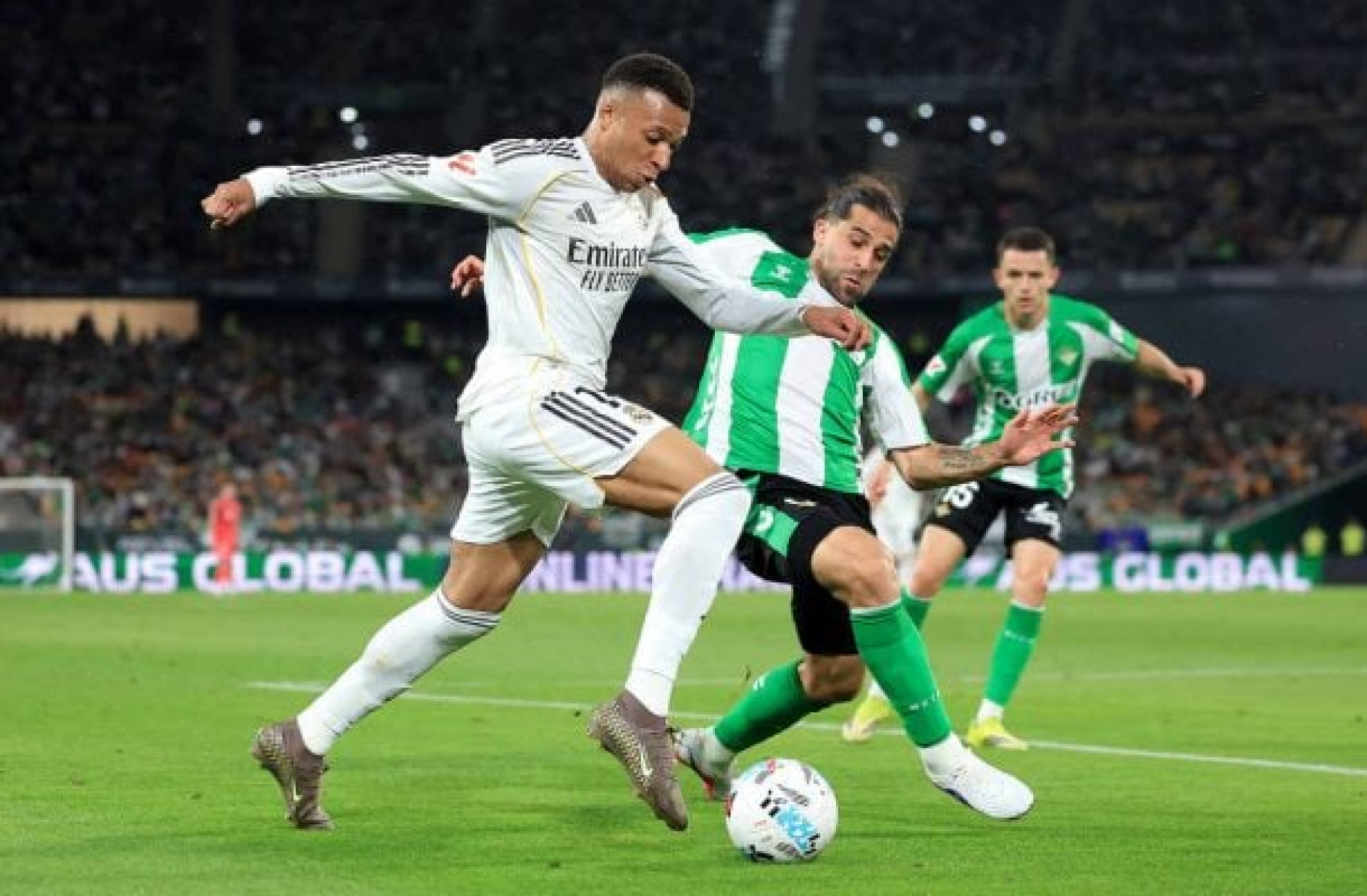 Real Madrid sofre empate no fim contra o Betis e se complica na briga pelo t&iacute;tulo Espanhol