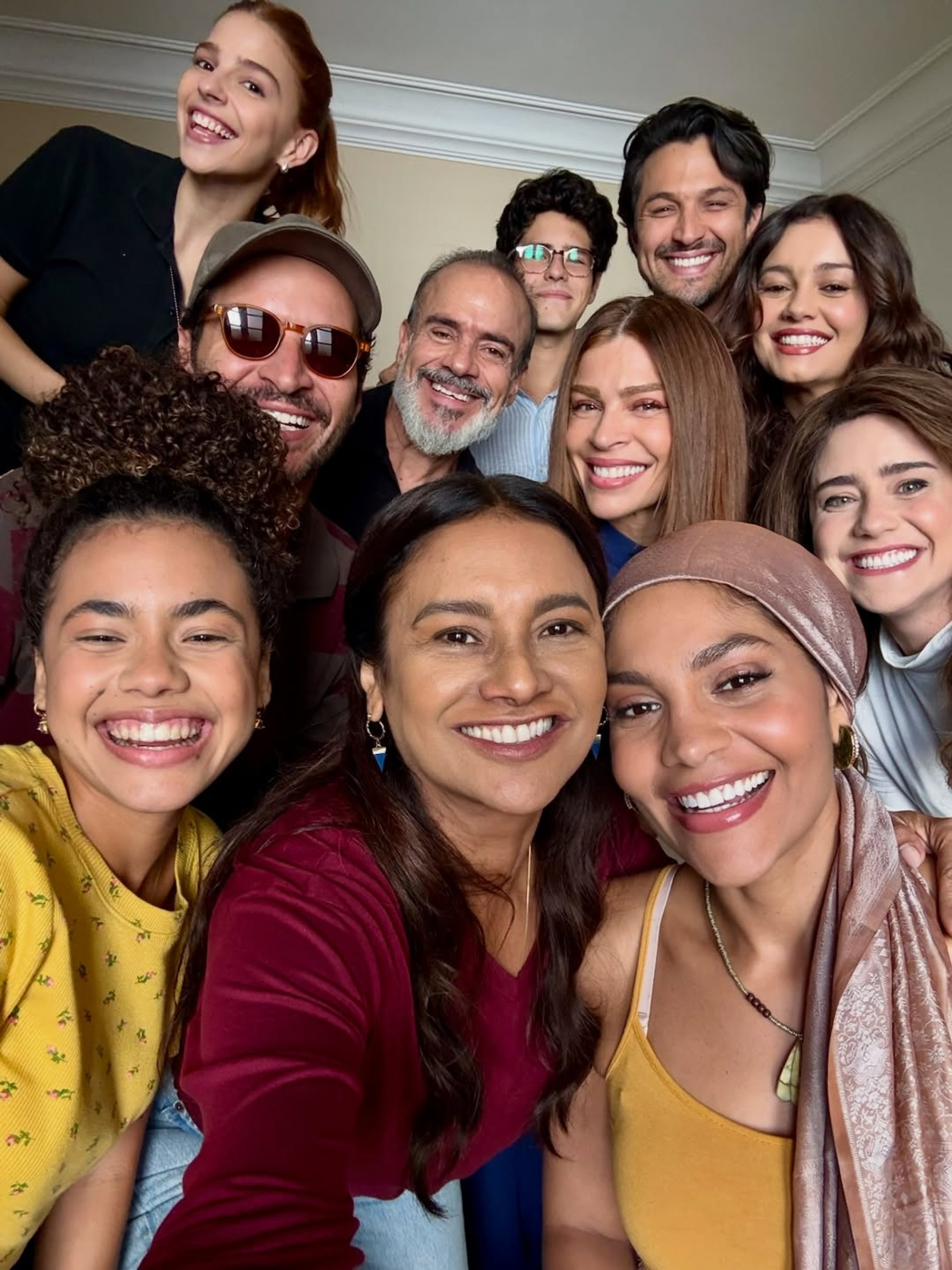 Grazi Massafera repostou clique de Dira Paes com parte do elenco de 'Tr&ecirc;s Gra&ccedil;as' - Reprodu&ccedil;&atilde;o/Instagram 