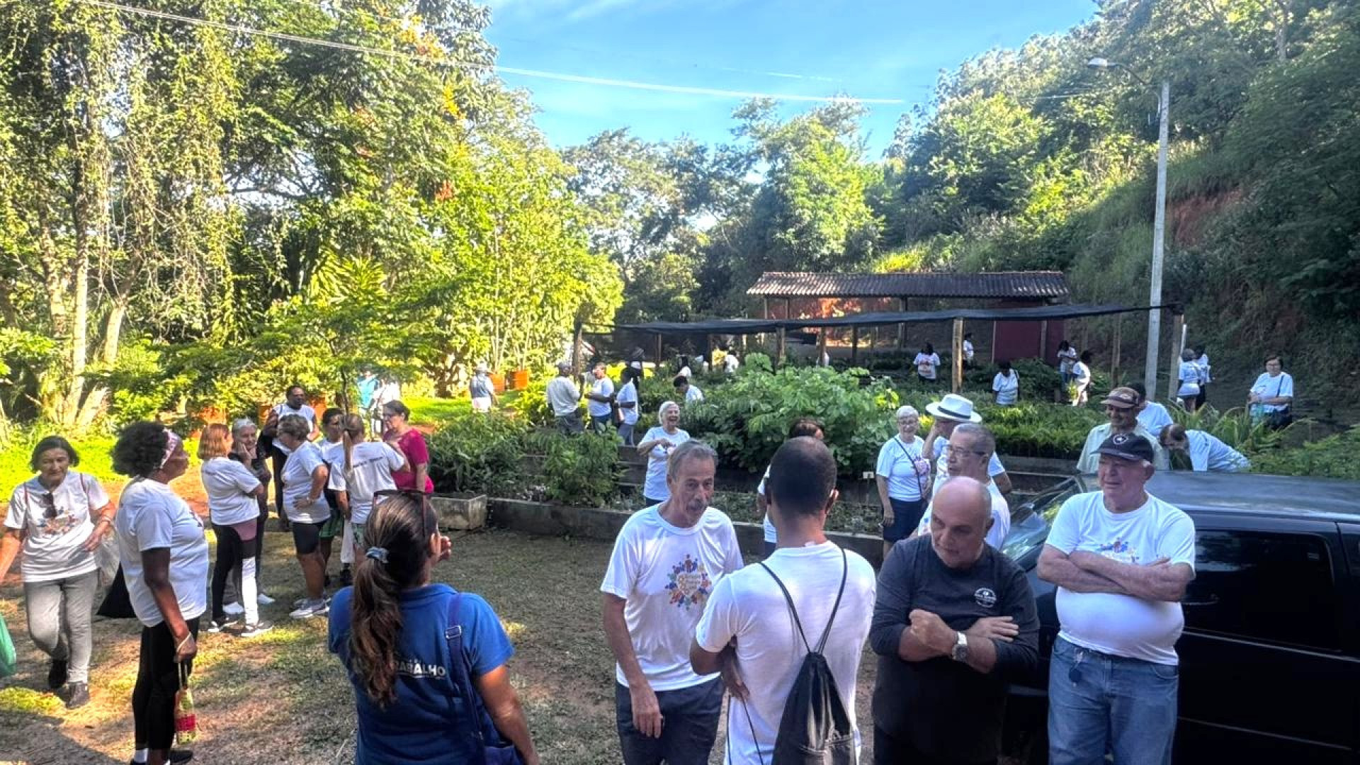 Terceira idade de Macuco vive dia de integração e bem-estar em meio à natureza