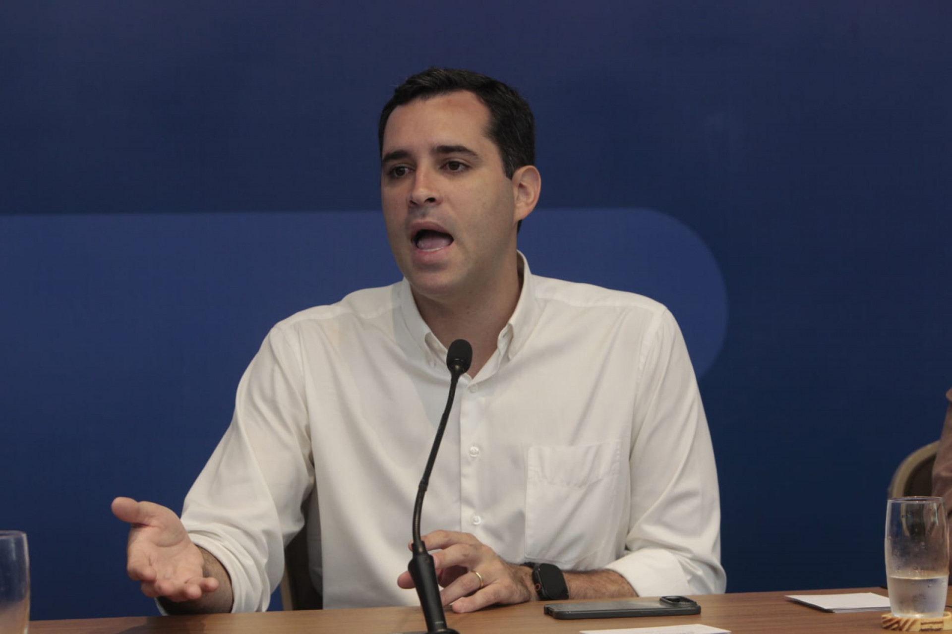 Prefeito Eduardo Cavaliere apresentou o novo modelo de estacionamento - Reginaldo Pimenta / Agência O Dia