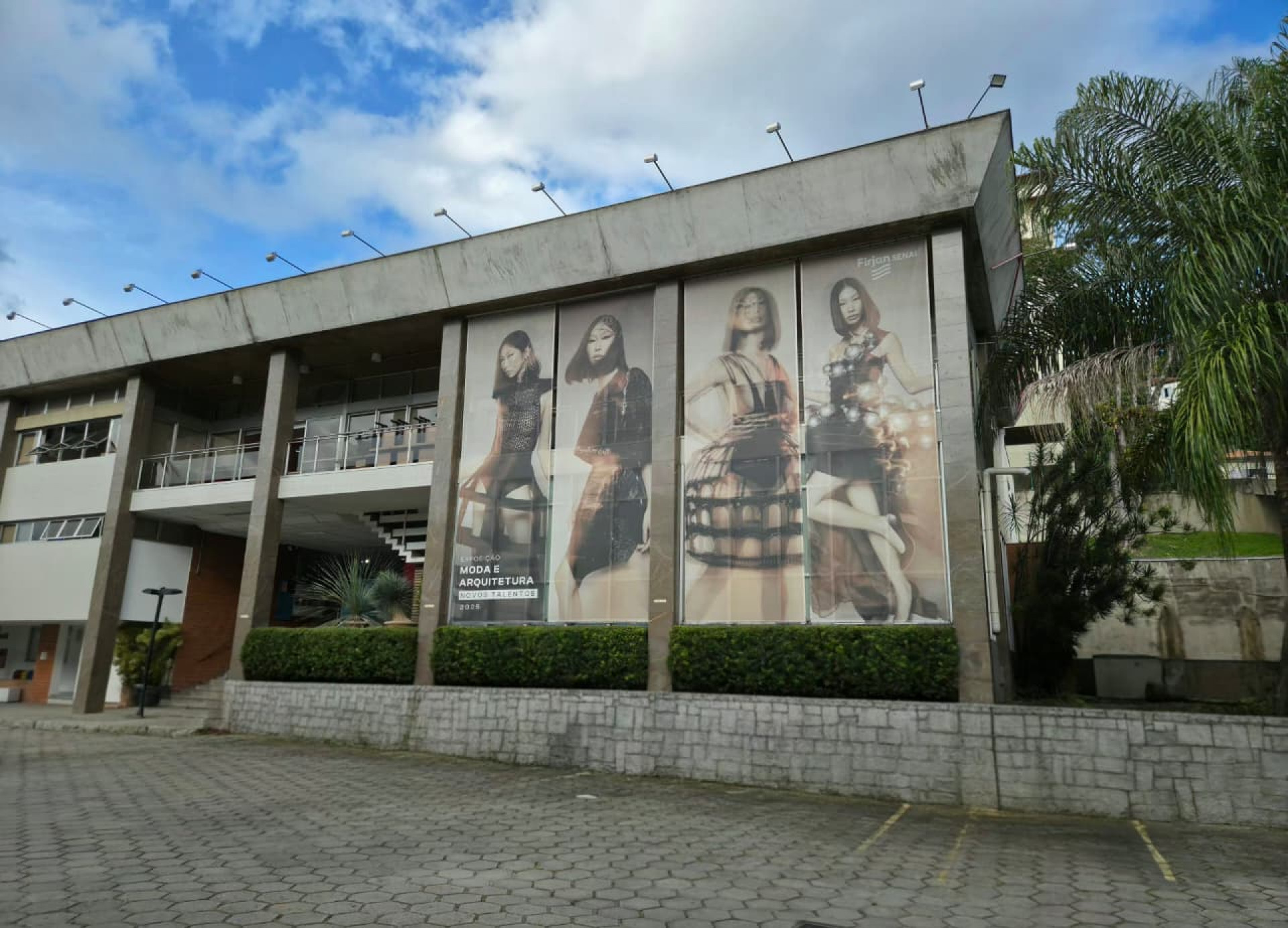 Desfile celebra 10 anos do Projeto Novos Talentos da Firjan SENAI em Nova Friburgo