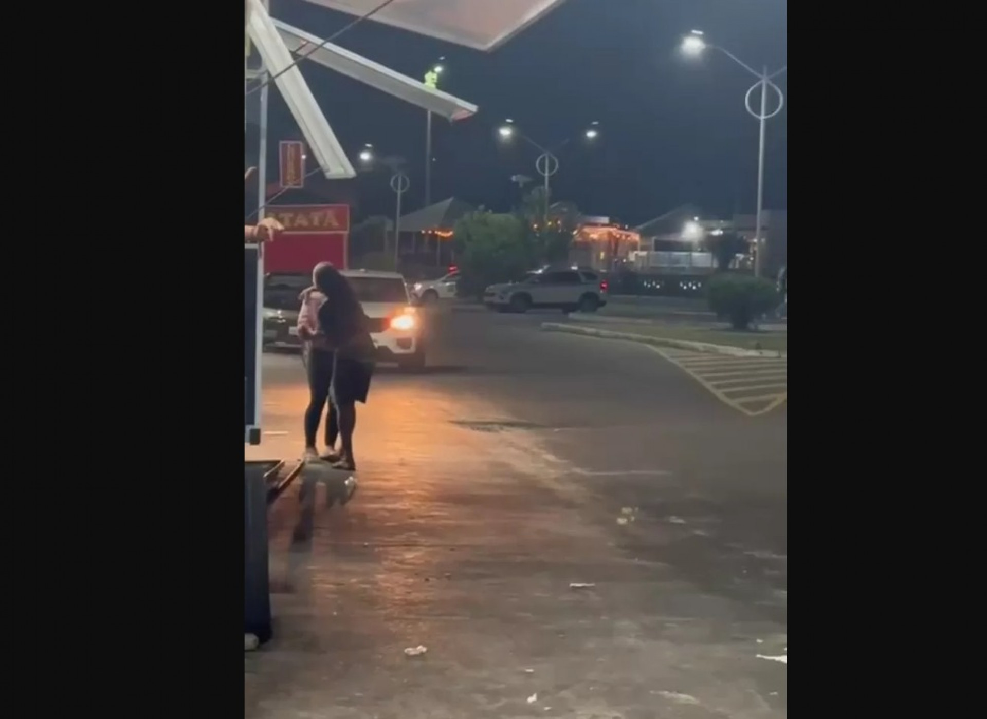 Confusões com funcionários de food truck marcam praça em Cabo Frio