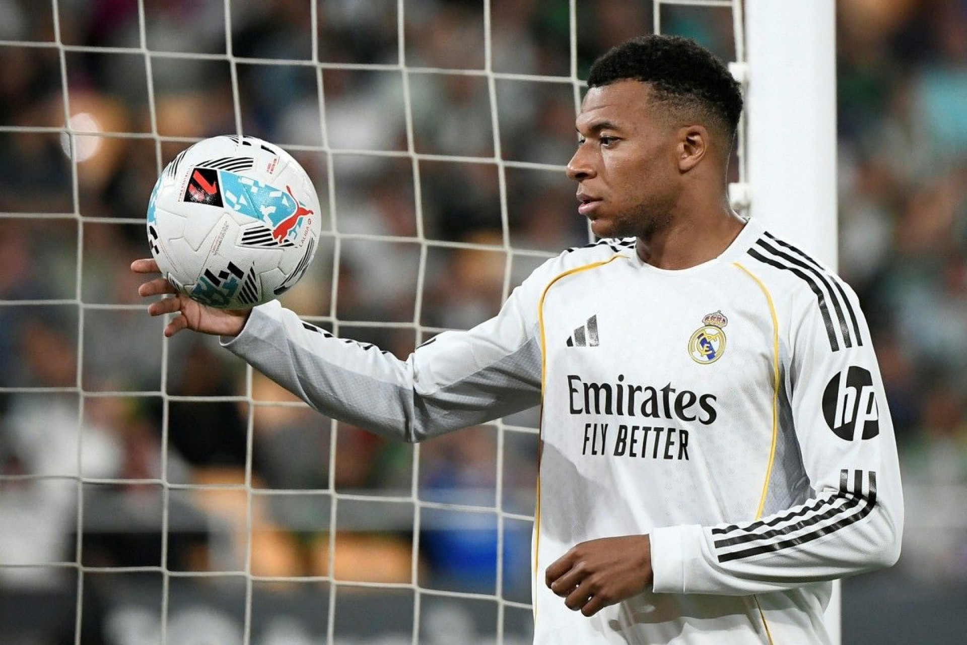 Mbappé vira desfalque do Real Madrid em clássico decisivo