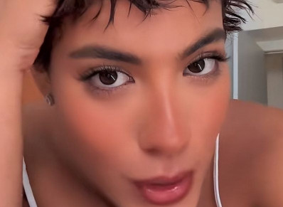 De novo visual, Bella Campos responde comentário sobre ‘'little hair'