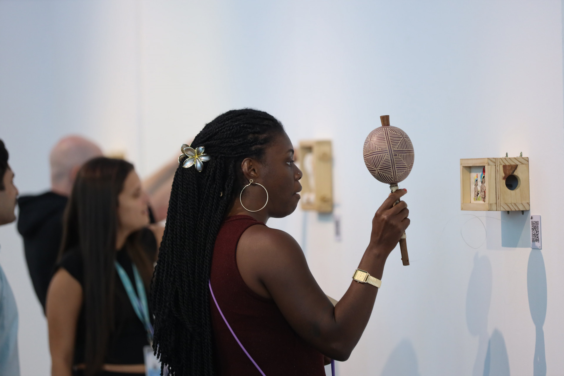 Exposição convida público a revisitar a memória por meio de outras narrativas - Divulgação / Leonardo Ferraz