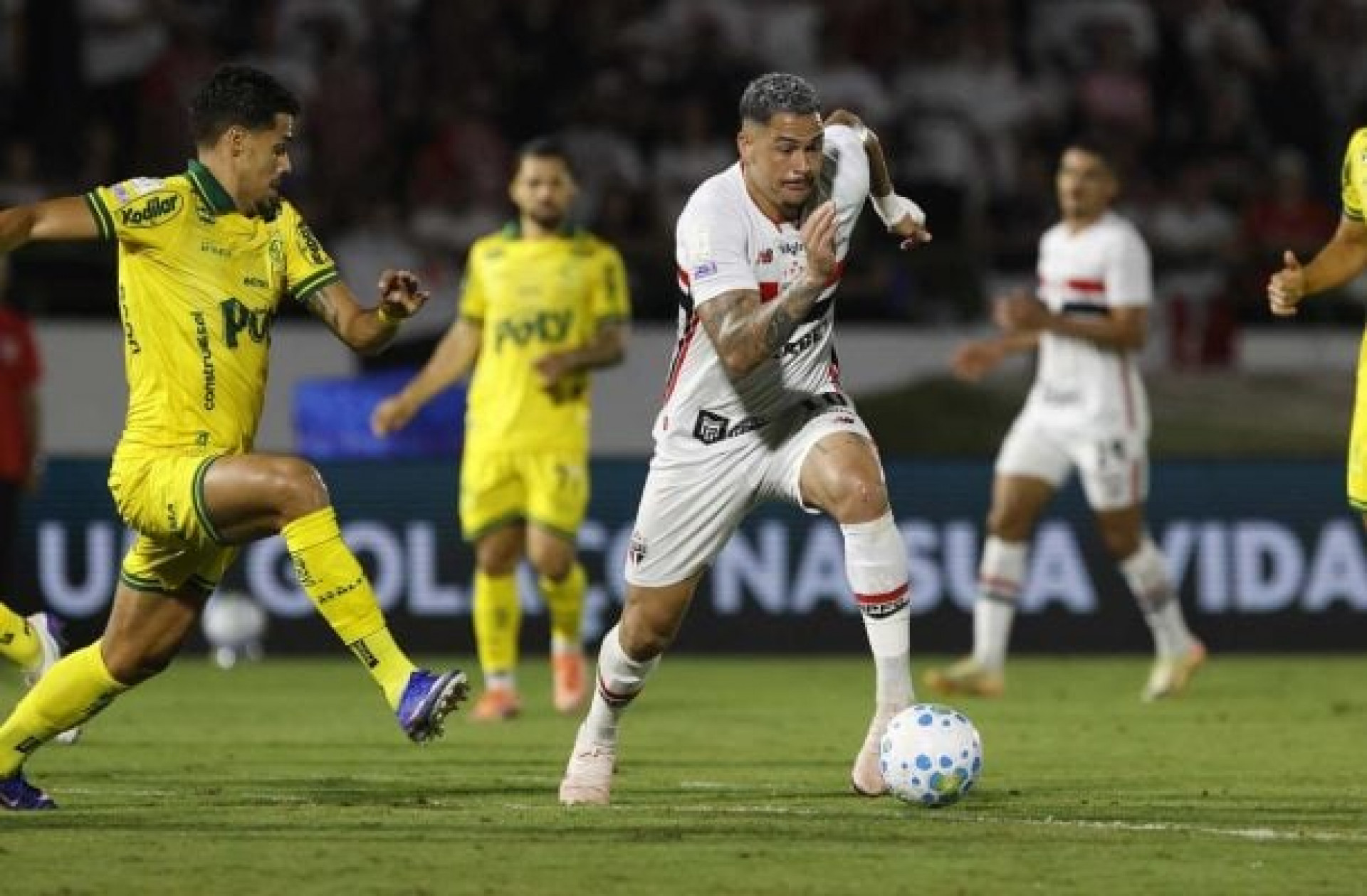 Luciano brilha de novo e S&atilde;o Paulo bate o Mirassol, em Campinas