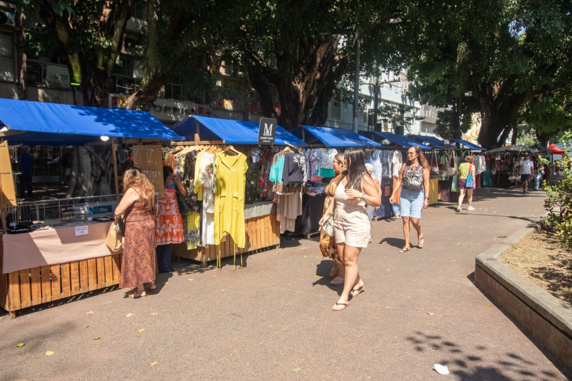 Tradicional feira da Praça Saens Penã atraiu os moradores durante o aniversário - Érica Martin / Agência O Dia