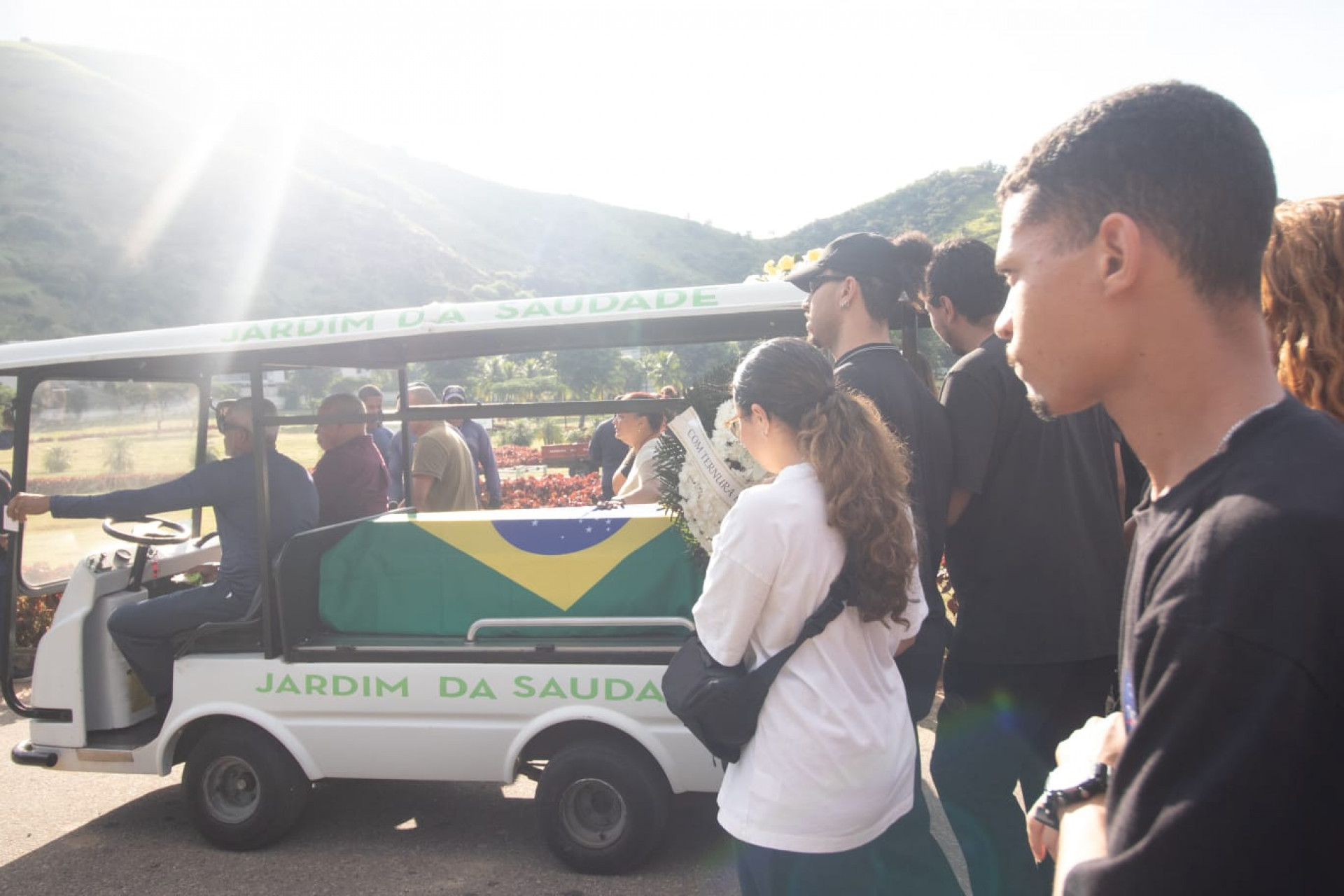 Everaldo Marcelino de Sant'Ana Júnior foi sepultado no Jardim da Saudade, em Sulacap - Érica Martin / Agência O Dia