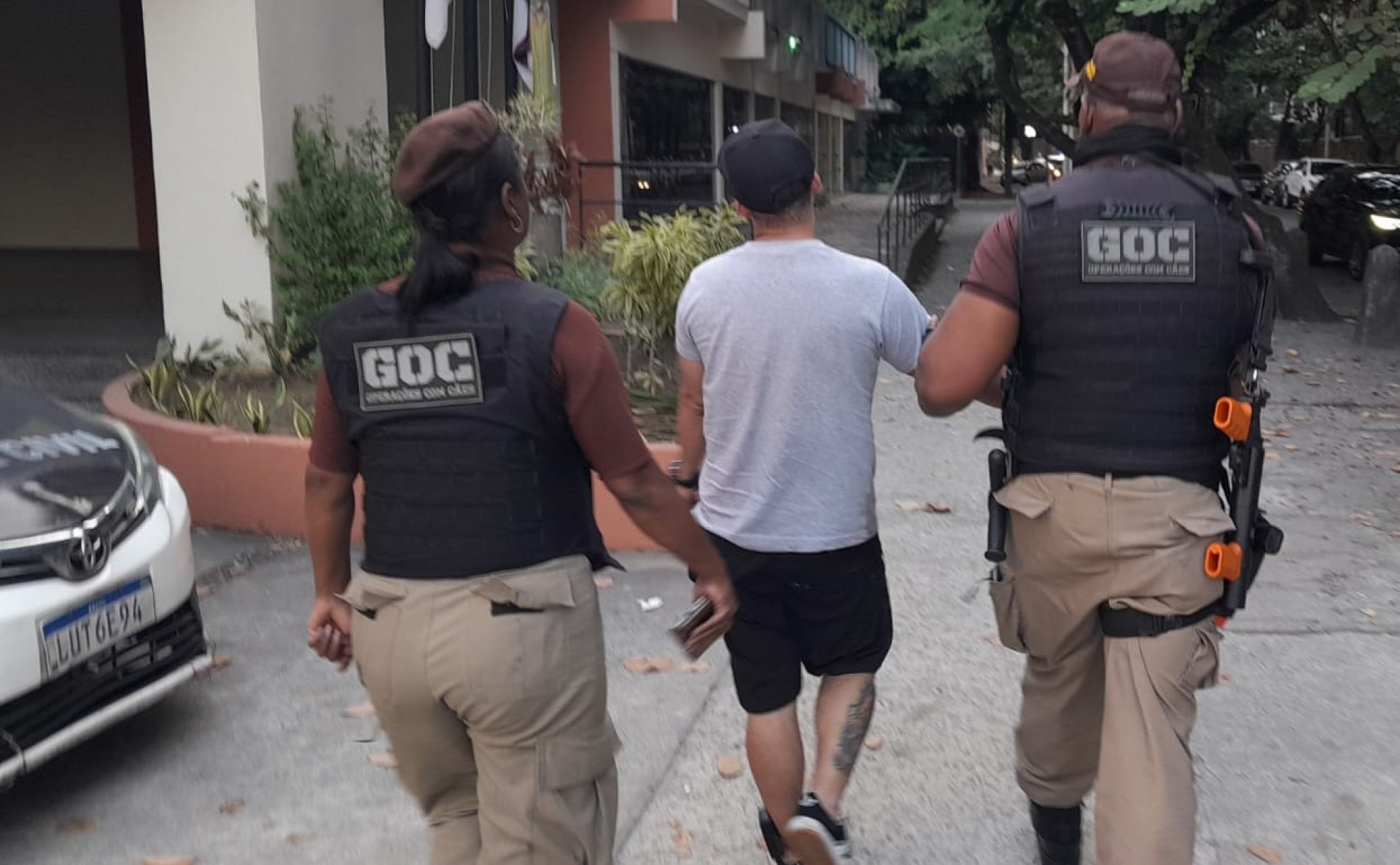 Motociclista é preso por embriaguez após atropelar pedestre na Zona Sul