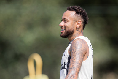 Depois de ser poupado contra o Bahia, Neymar é ausência em treino do Santos