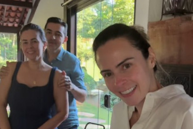 Ana Paula Renault reencontra amigos e reage à brincadeira sobre prêmio do 'BBB 26'