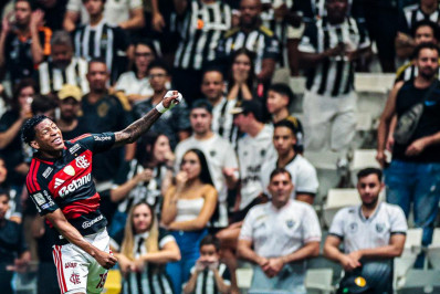 Plata destaca bom momento do Flamengo: 'Chegar mais perto da liderança'