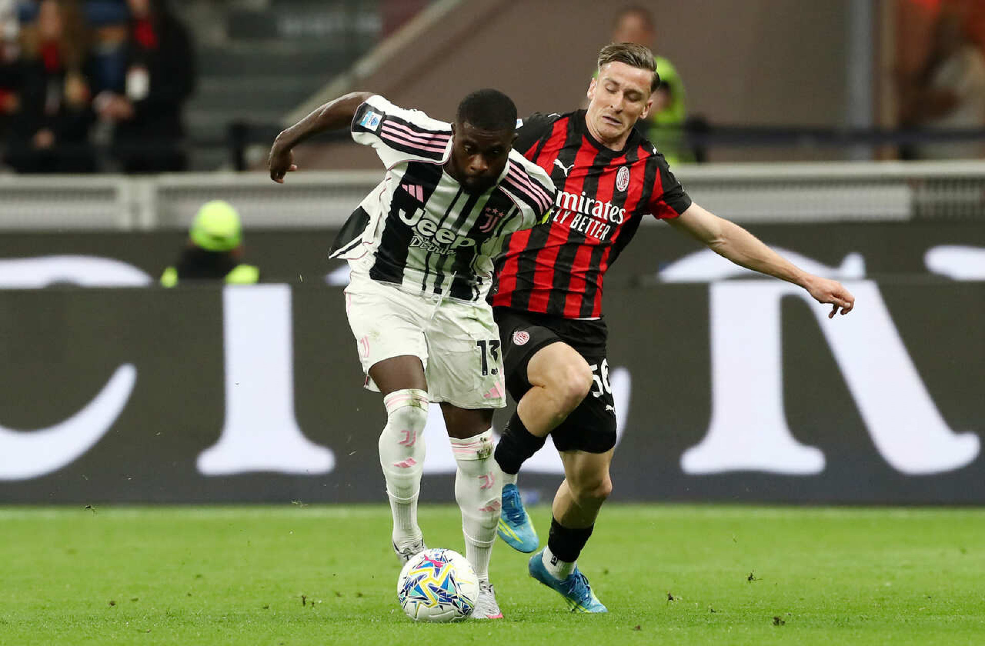 Milan e Juventus empatam, e briga por vaga na Champions segue aberta
