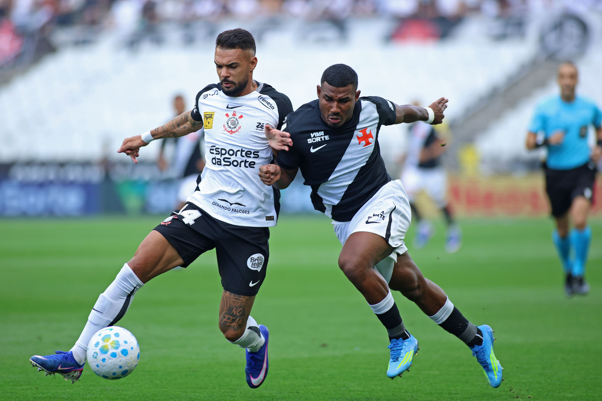 Com um jogador a mais no segundo tempo, o Vasco at&eacute; tentou pressionar, mas n&atilde;o conseguiu furar a defesa e acabou amargando mais uma derrota longe de S&atilde;o Janu&aacute;rio