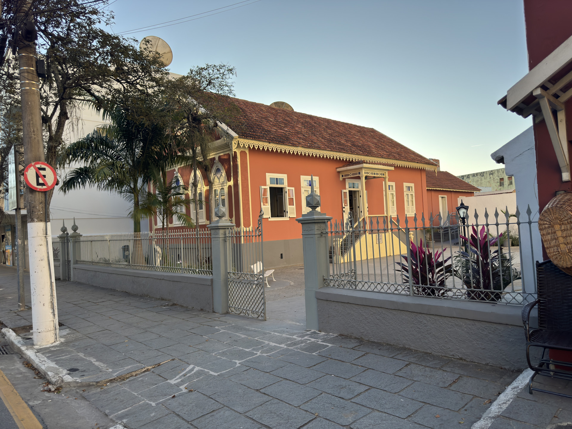 Cinema provoca reflexão sobre o trabalho com sessões gratuitas em Macaé