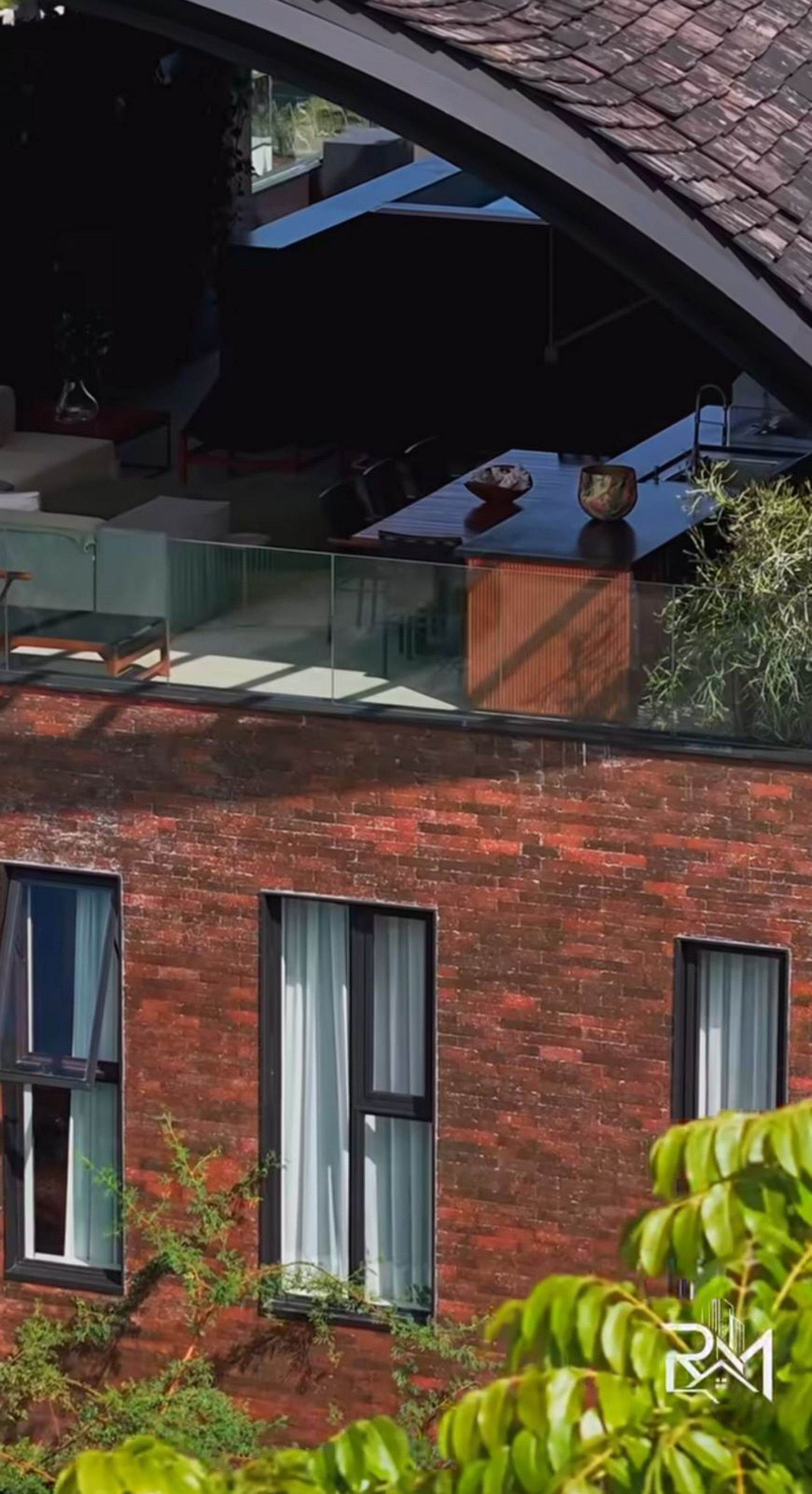 Marina Ruy Barbosa: mansão dada aos pais em 2022 entra à venda por R$ 8,9 milhões - Foto: Redes sociais/ Reprodução