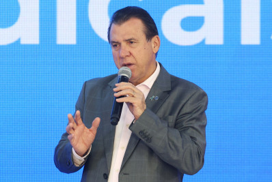 Ministro do Trabalho avalia que escala 6x1 é 'muito mais cruel para as mulheres'