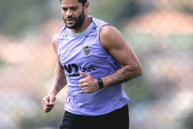 Atlético-MG deve rescindir com Hulk; Fluminense aguarda para oferecer contrato