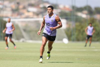Na mira do Fluminense, Hulk treina separado e terá reunião com diretoria do Atlético-MG