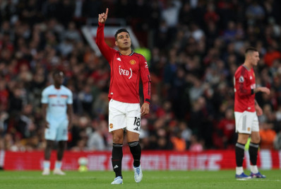 Casemiro marca, United vence Brentford e se aproxima de vaga na Liga dos Campeões