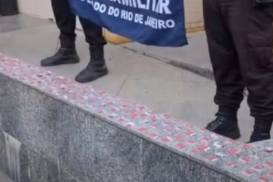 Homem é preso e adolescente apreendido por tráfico de drogas em Três Rios