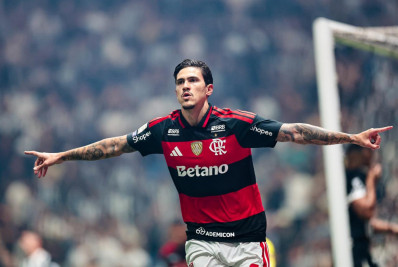 Pedro chega a nove gols em 13 jogos sob comando de Jardim e consolida boa fase