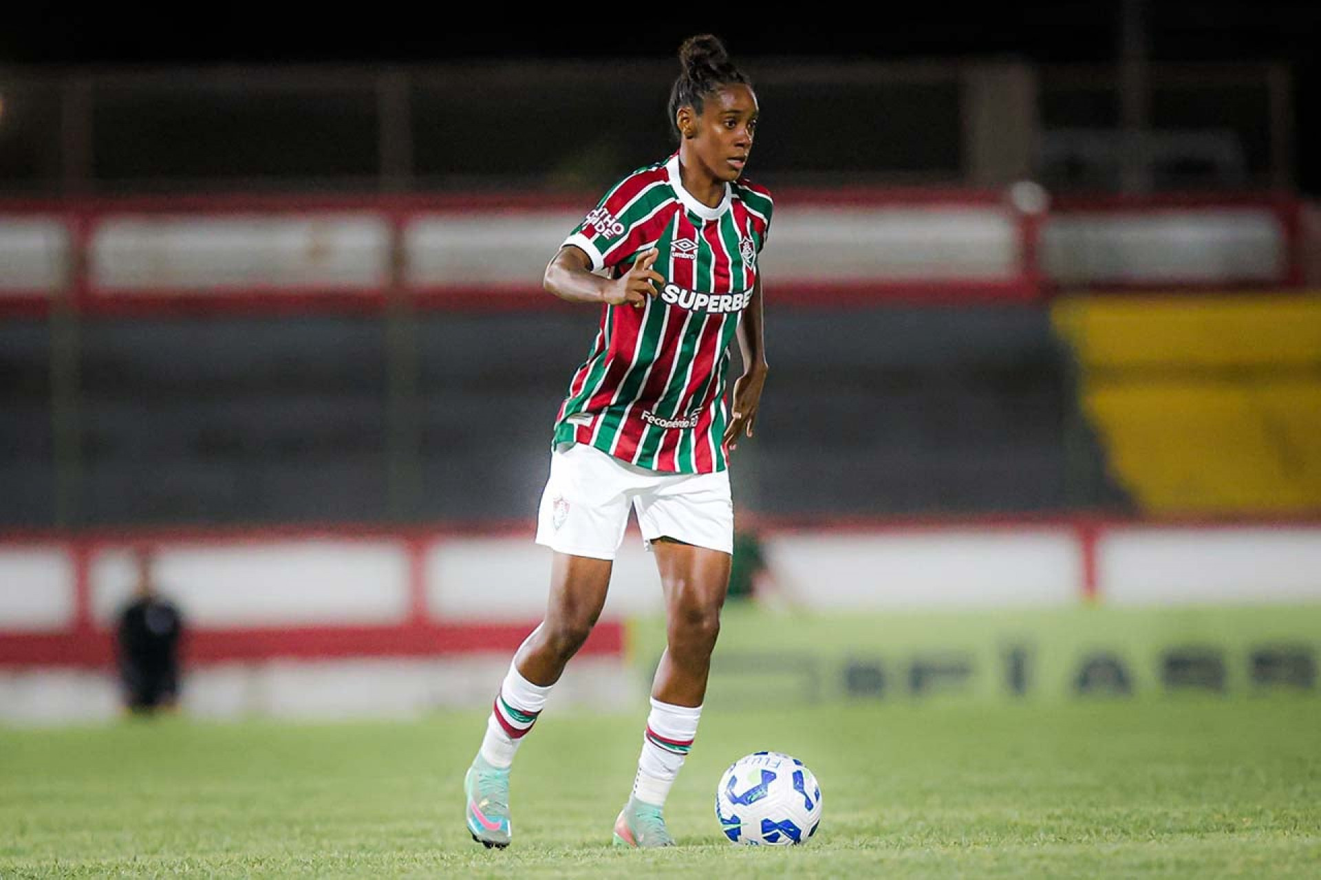 Jogadora do Fluminense &eacute; v&iacute;tima de racismo no Brasileir&atilde;o Feminino