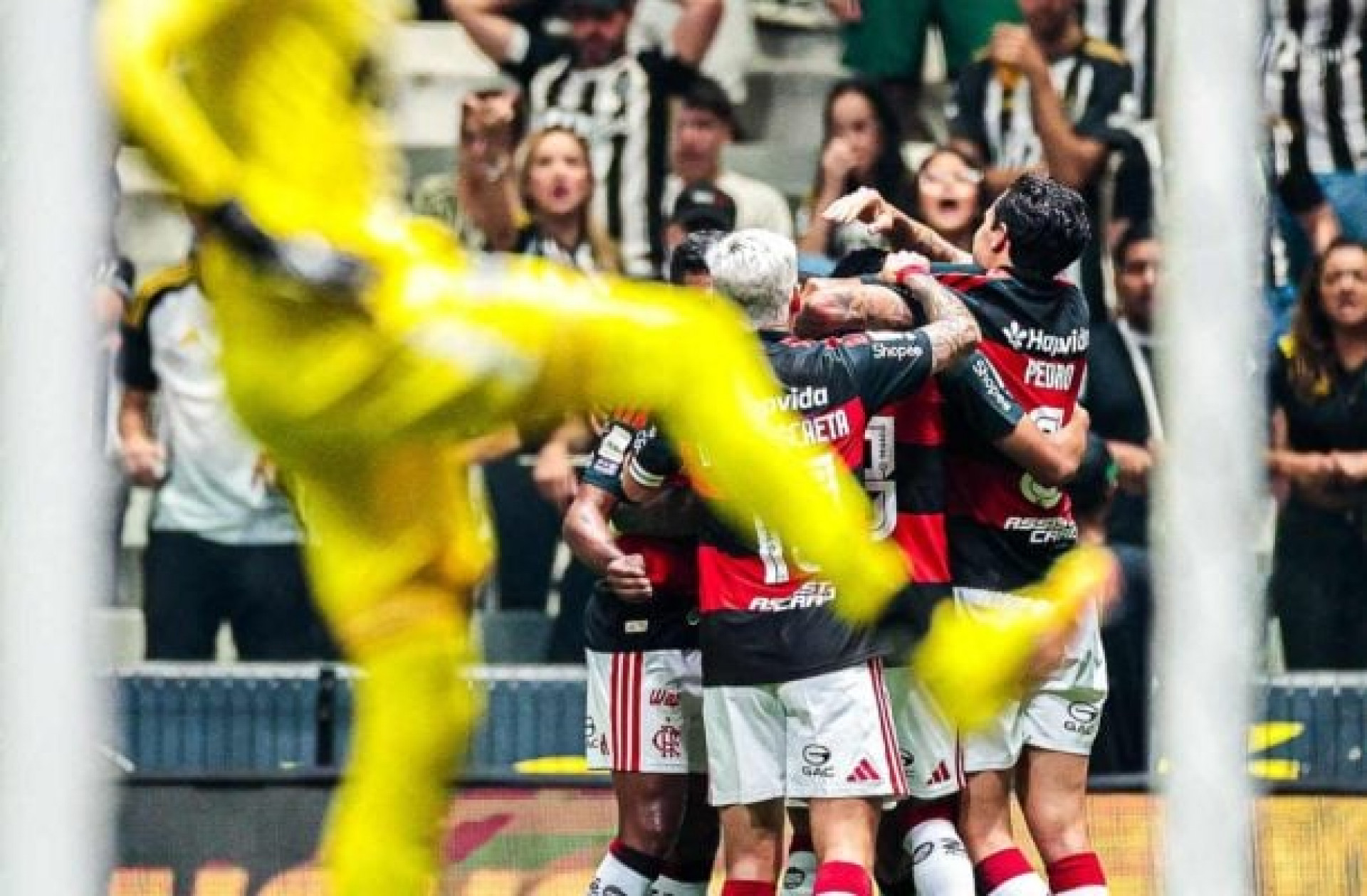 Futebol do Flamengo segue absurdo. Bem melhor que o do l&iacute;der!