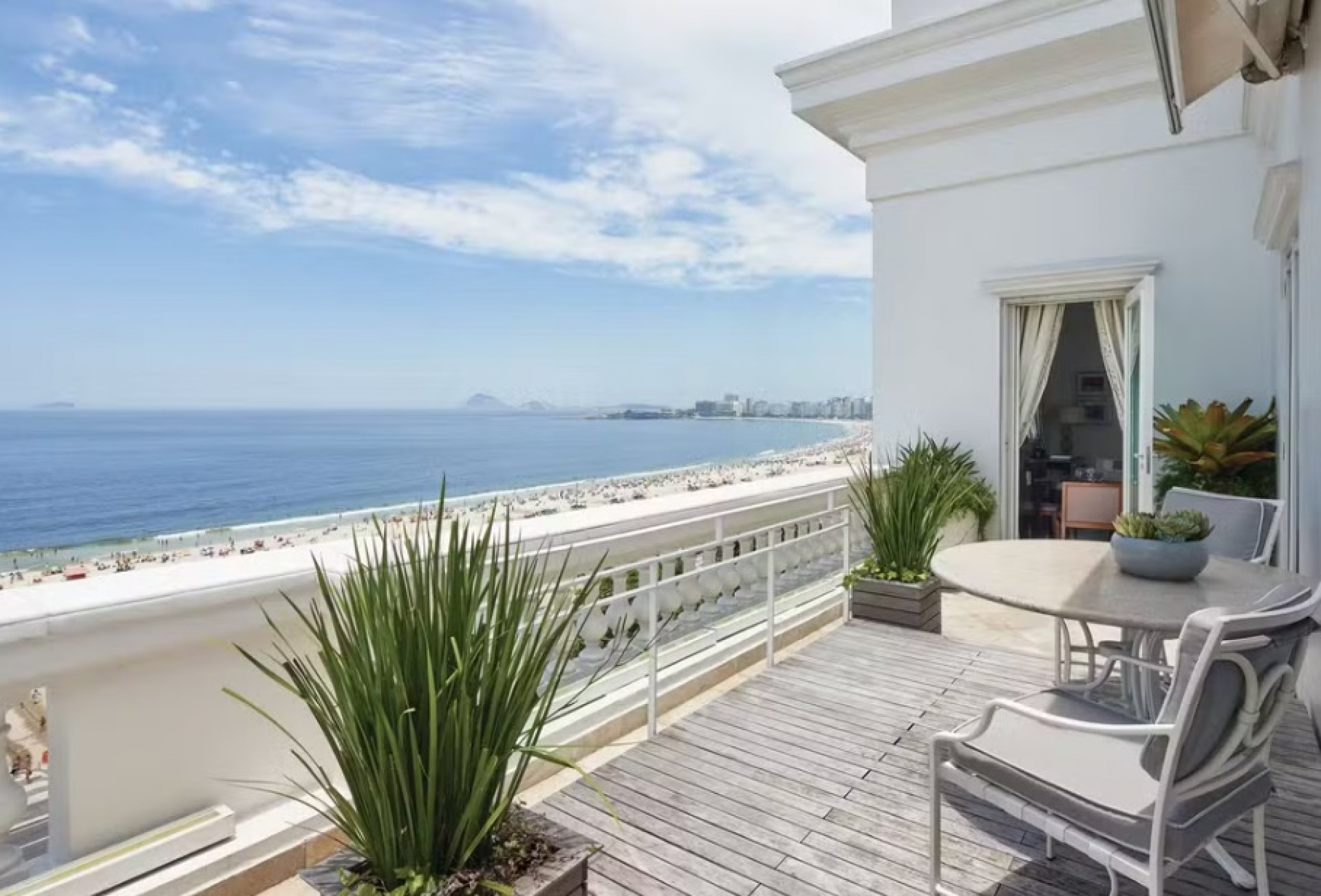 Shakira deve se hospedar em suíte com diárias a partir de R$ 45 mil; fotos - Reprodução/Copacabana Palace