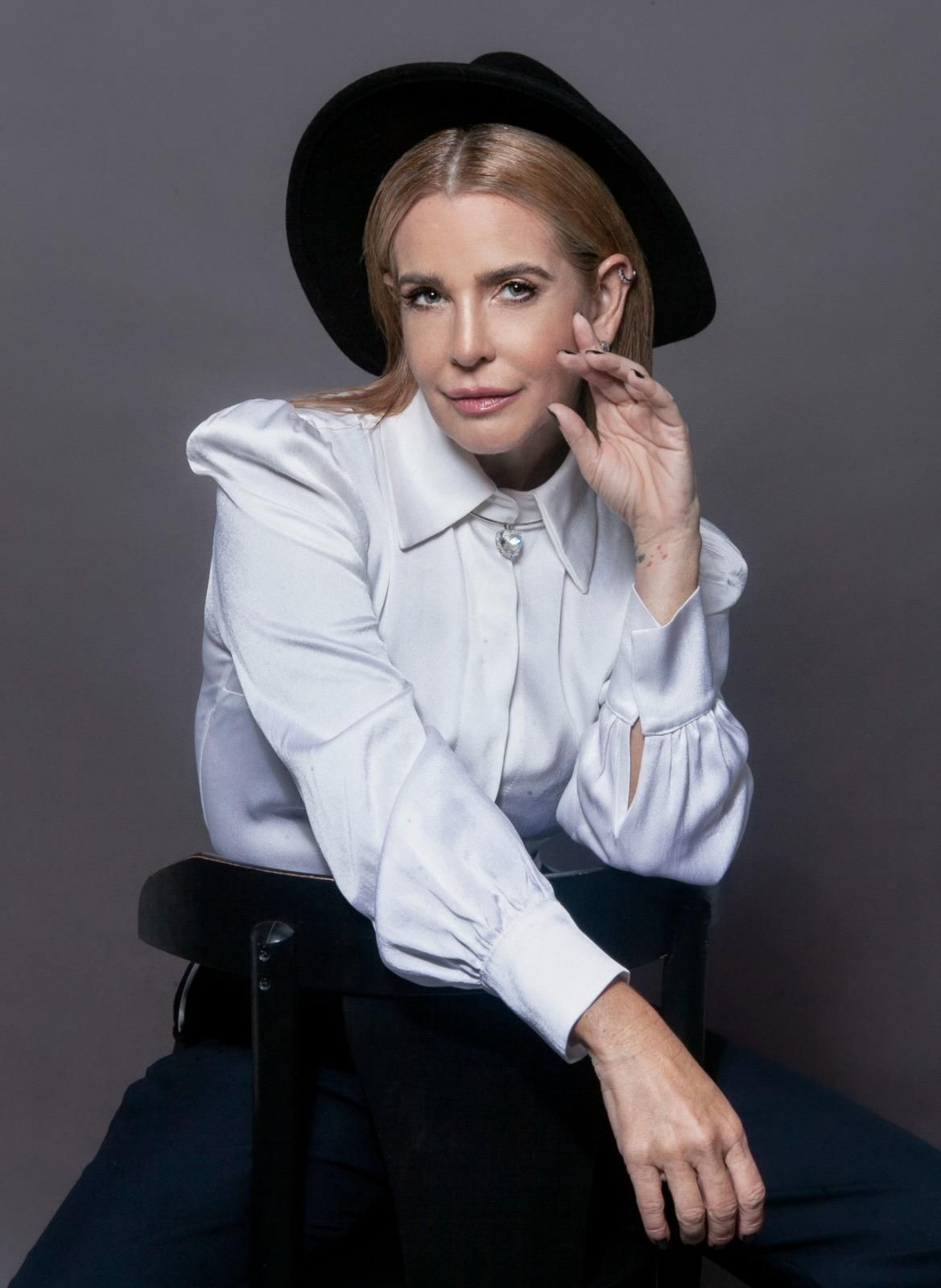 Ana Paula Saad retoma os holofotes em ensaio que marca sua virada de vida