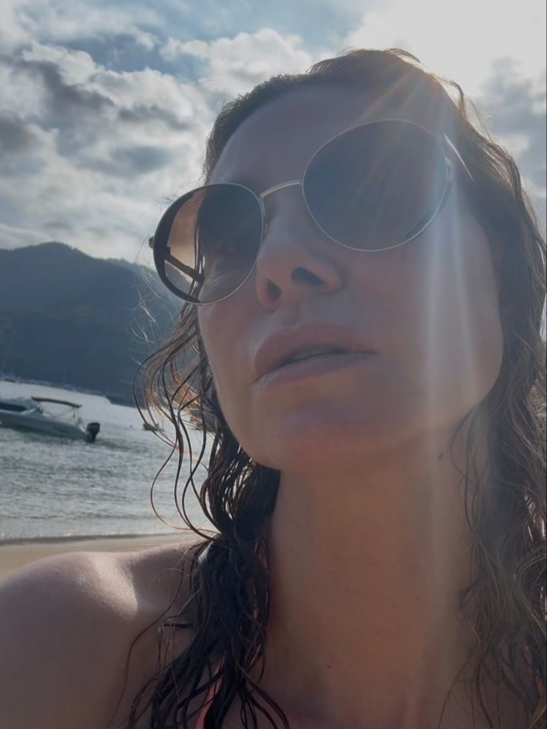 Longe das novelas, Lavinia Vlasak surge em viagem com amigas  - Reprodução Instagram