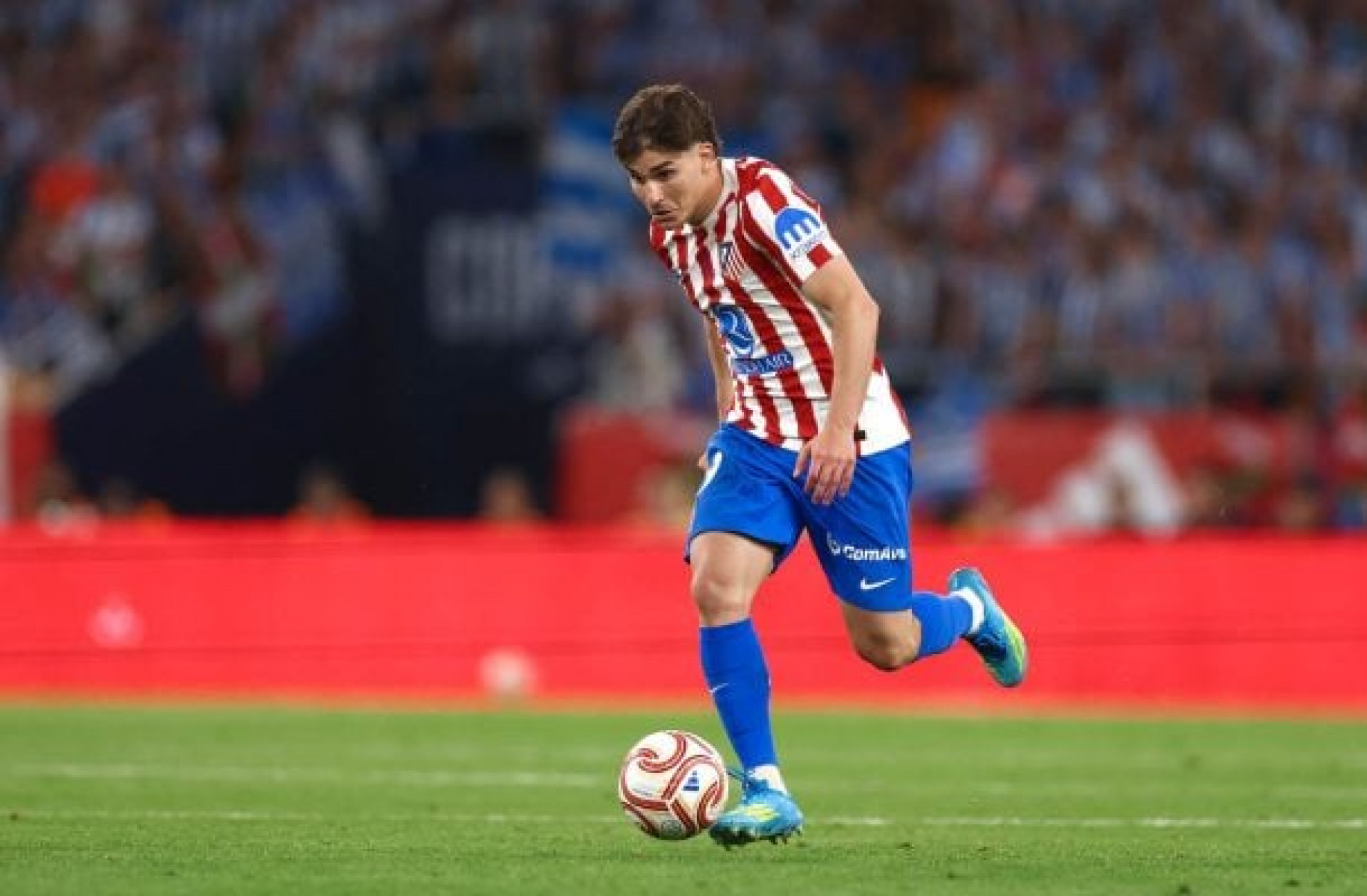 Barcelona abre negocia&ccedil;&otilde;es por atacante do Atl&eacute;tico de Madrid