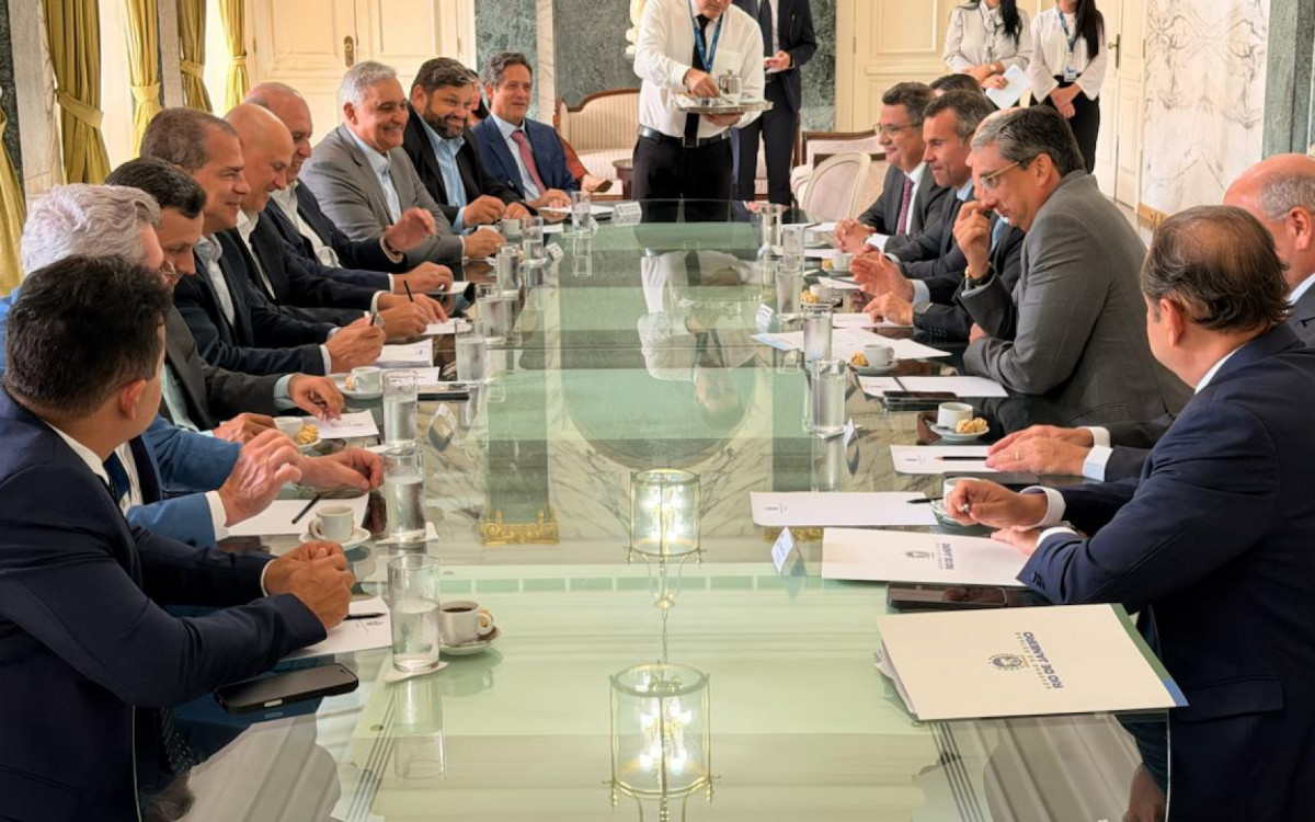 Prefeitos e representantes do interior do Rio participam de audiência na Alerj em defesa dos royalties