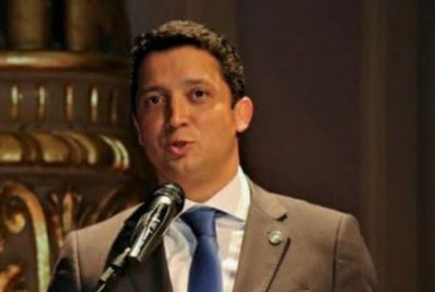 Governador do Rio exonera procurador-geral e reconduz antecessor