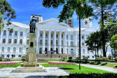 UFPR investiga grupo suspeito de planejar estupros e fazer 'bolão' sobre quem cometeria o crime