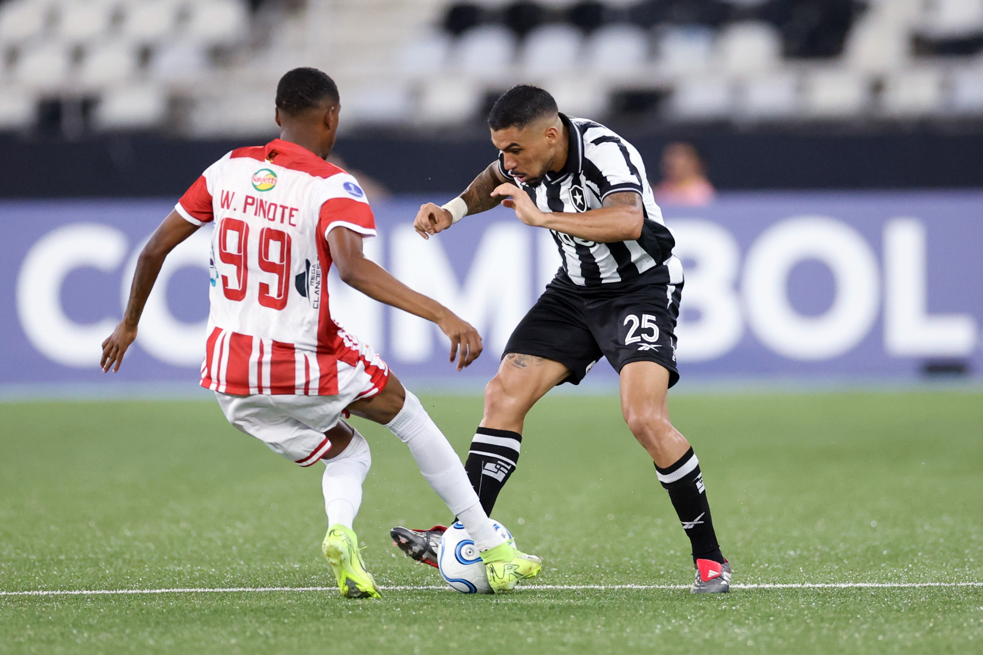 Botafogo enfrentou o Independiente Petrolero, da Bol&iacute;via, pela Sul-Americana - V&iacute;tor Silva/Botafogo