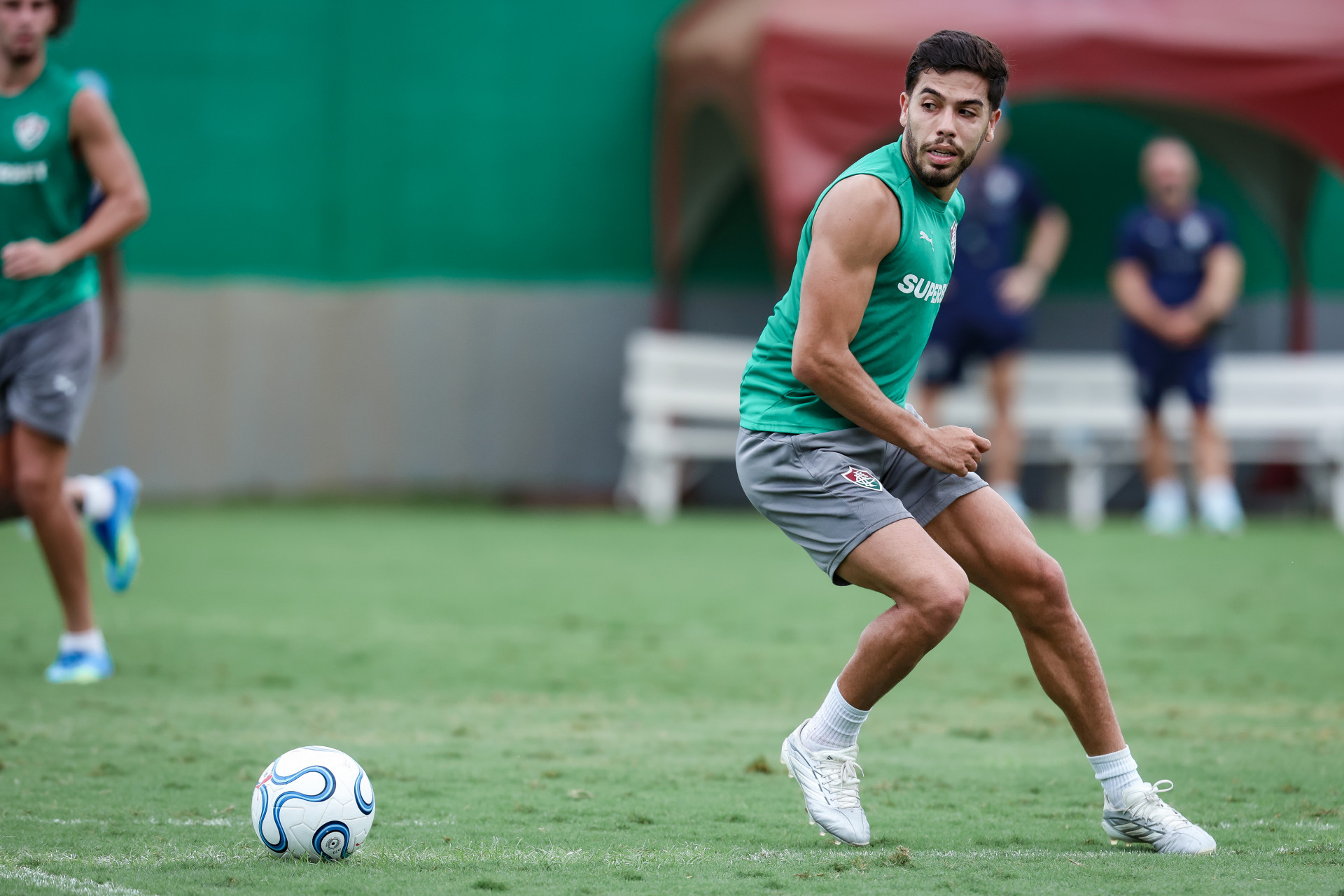 Nonato participa de treino e poder 'reforçar' meio-campo do Fluminense em momento delicado