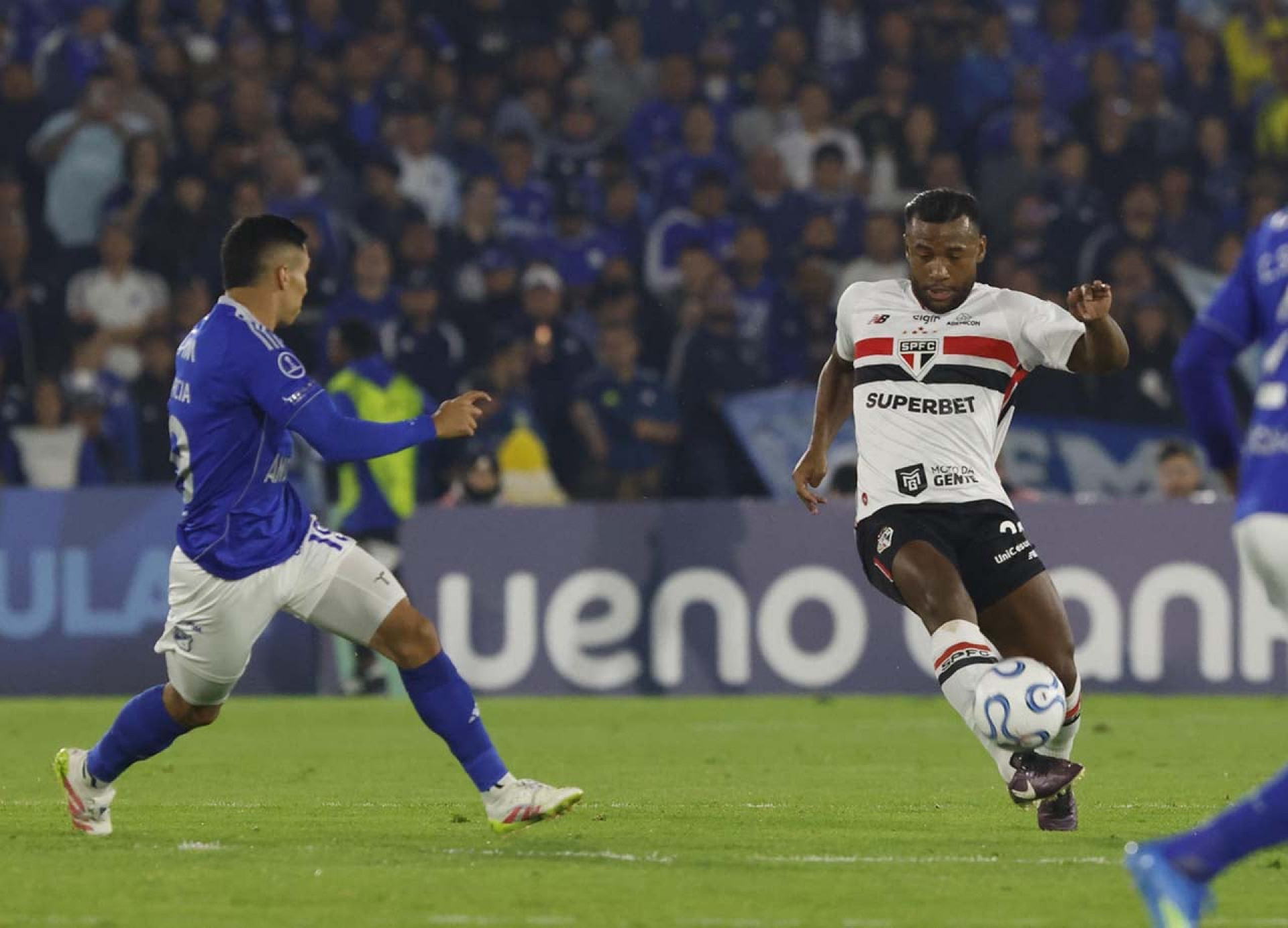 S&atilde;o Paulo, com reservas, empata com Millonarios e segue l&iacute;der na Sul-Americana