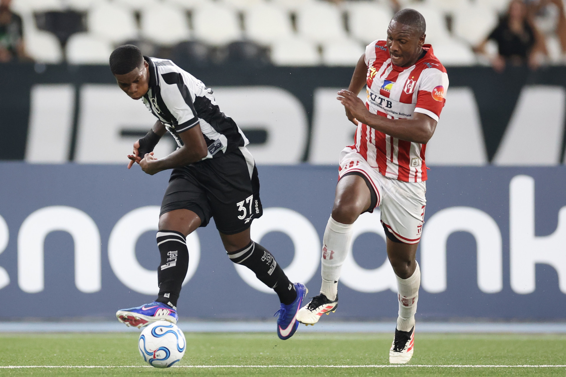 Botafogo enfrentou o Independiente Petrolero, da Bol&iacute;via, pela Sul-Americana - V&iacute;tor Silva/Botafogo