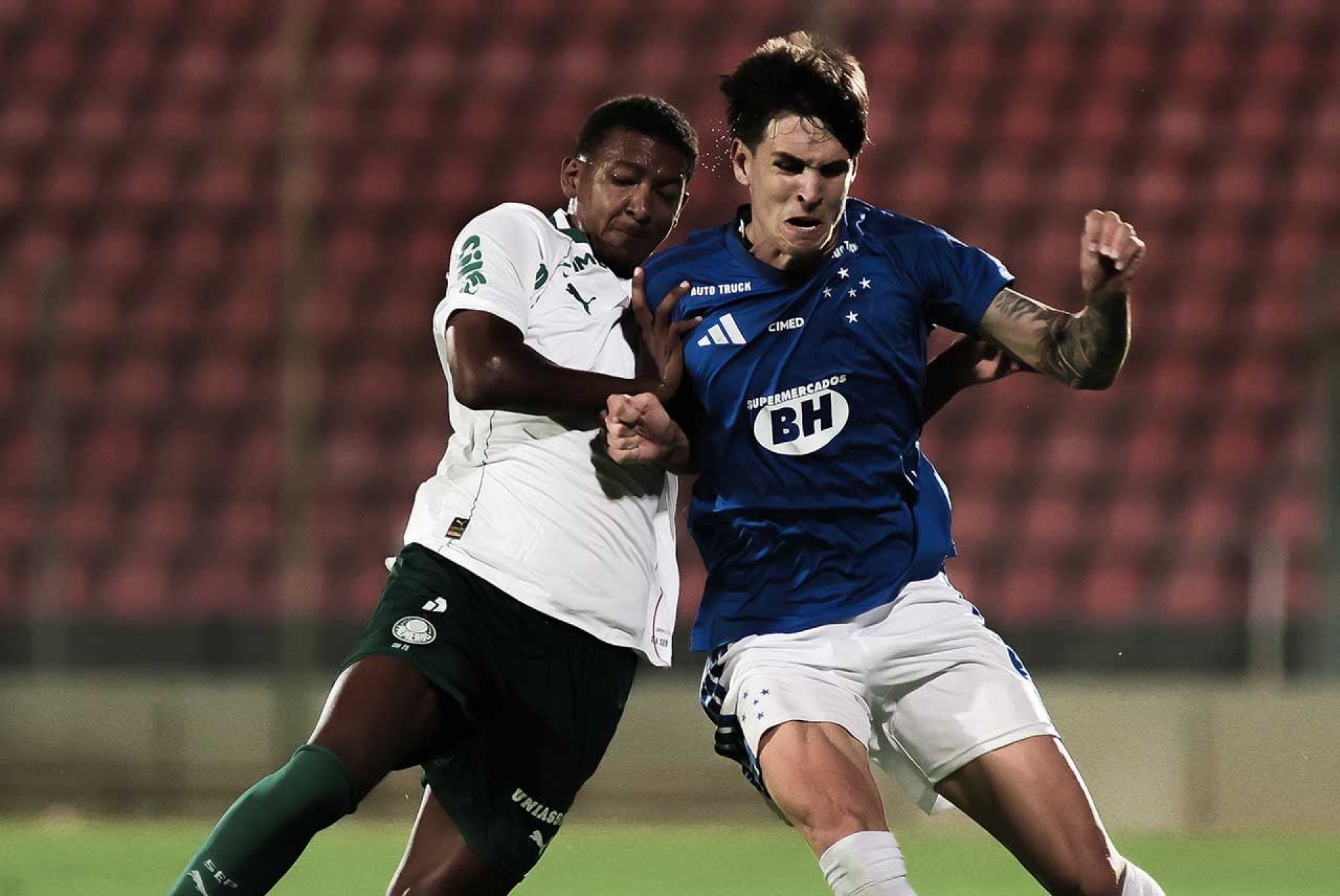 Palmeiras bate Cruzeiro e abre frente na lideran&ccedil;a do Brasileiro Sub-20