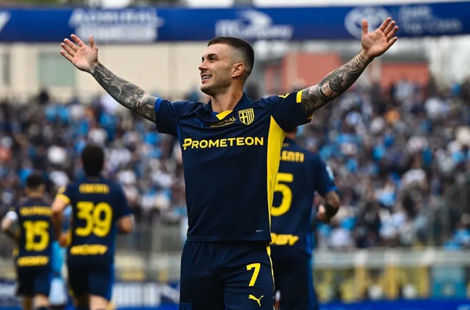 Corinthians abre conversas por atacante que atua no Parma