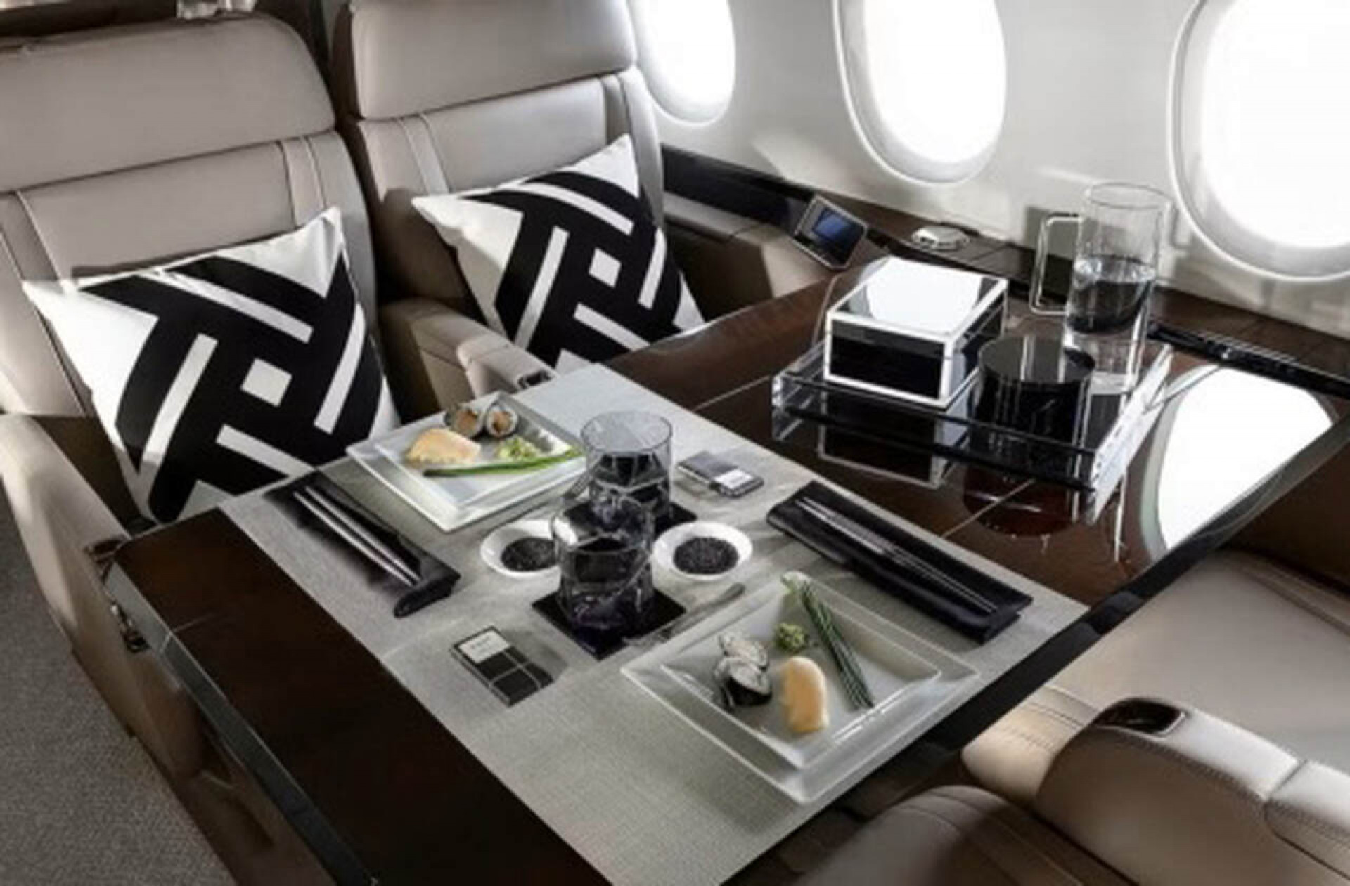 Conhe&ccedil;a o avi&atilde;o de Neymar que custa at&eacute; R$ 225 milh&otilde;es e elimina necessidade de escala