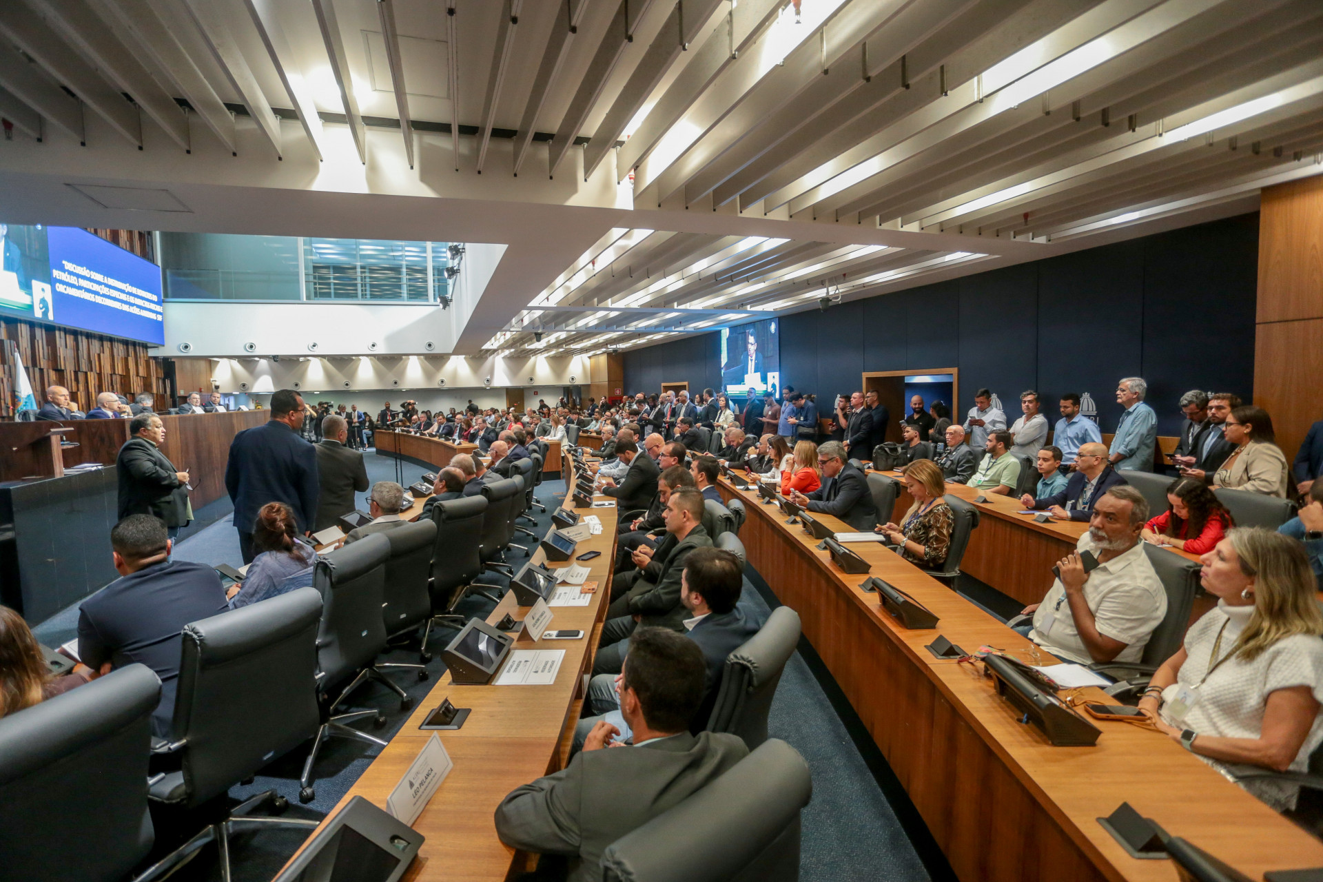 Deputado alerta sobre royalties e cidades da Costa do Sol vão à Alerj