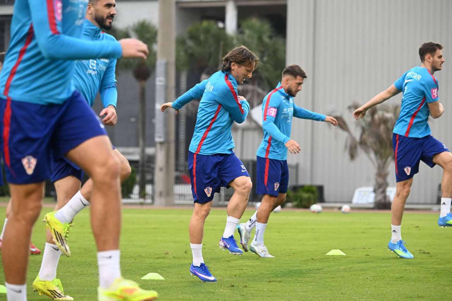 Modric &eacute; operado, mas Cro&aacute;cia cr&ecirc; em recupera&ccedil;&atilde;o at&eacute; a Copa do Mundo de 2026