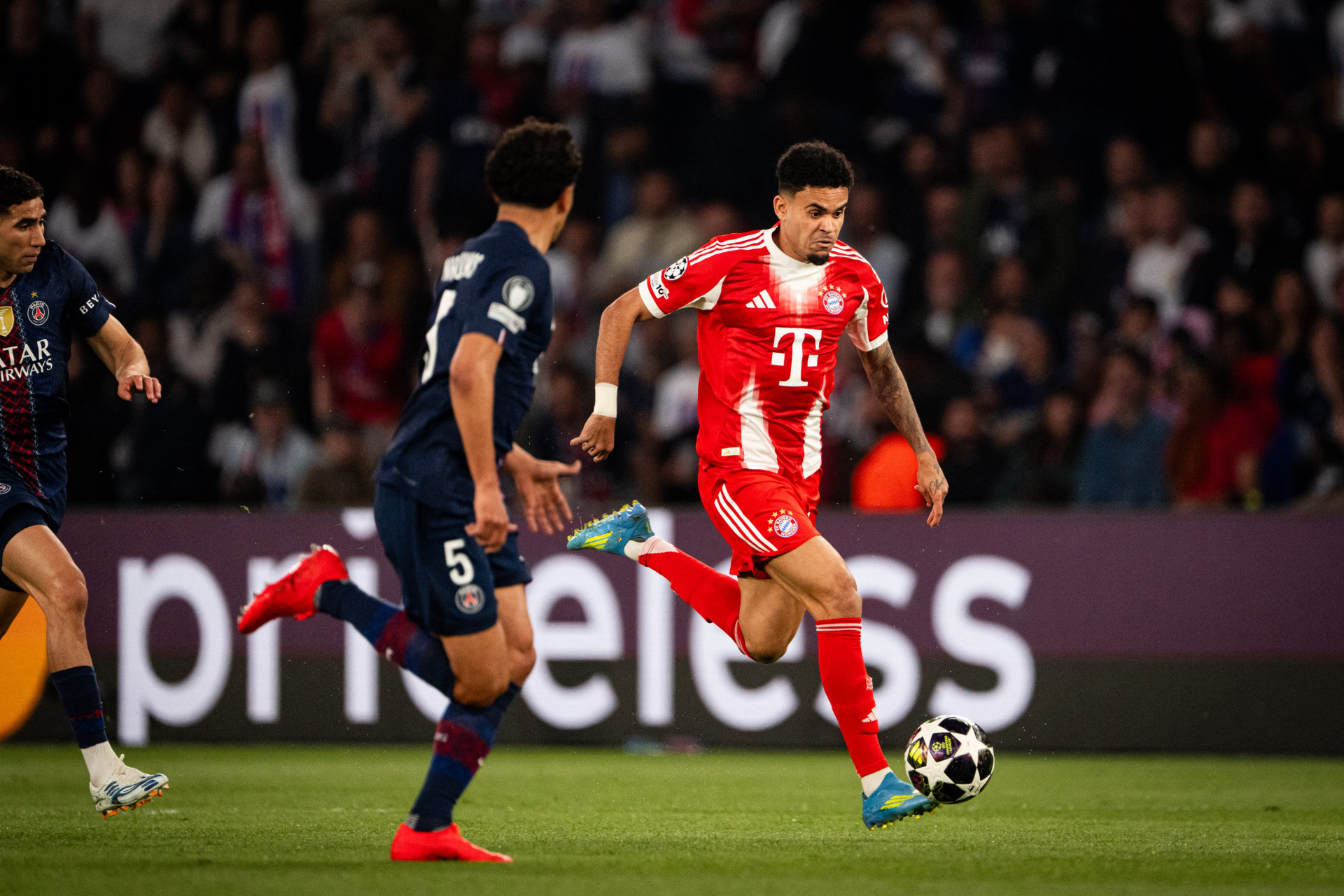 PSG e Bayern se enfrentaram em Paris - Divulgação / Bayern