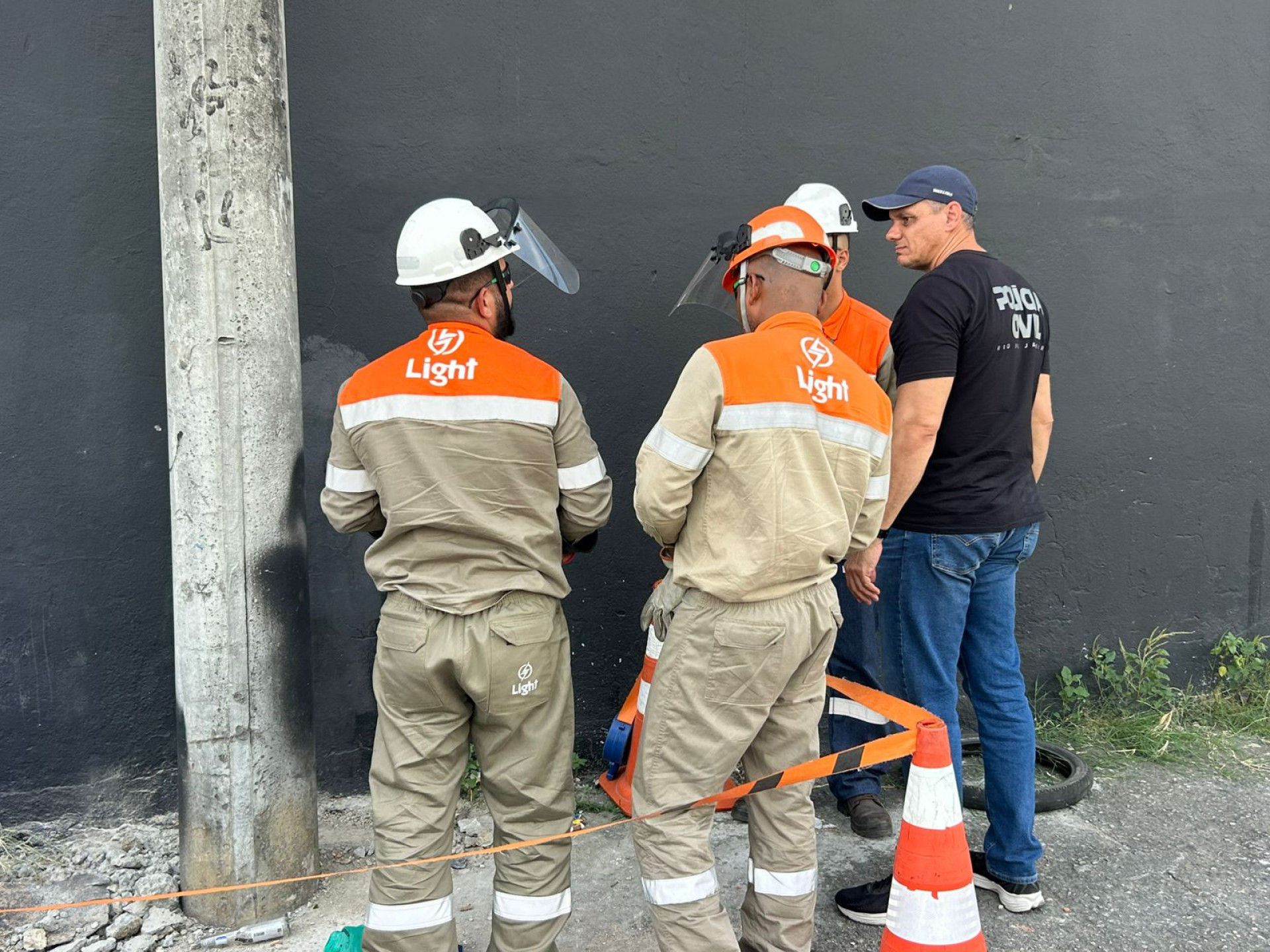 Ação da Light e da Polícia Civil flagrou o furto de energia no estabelecimento - Divulgação