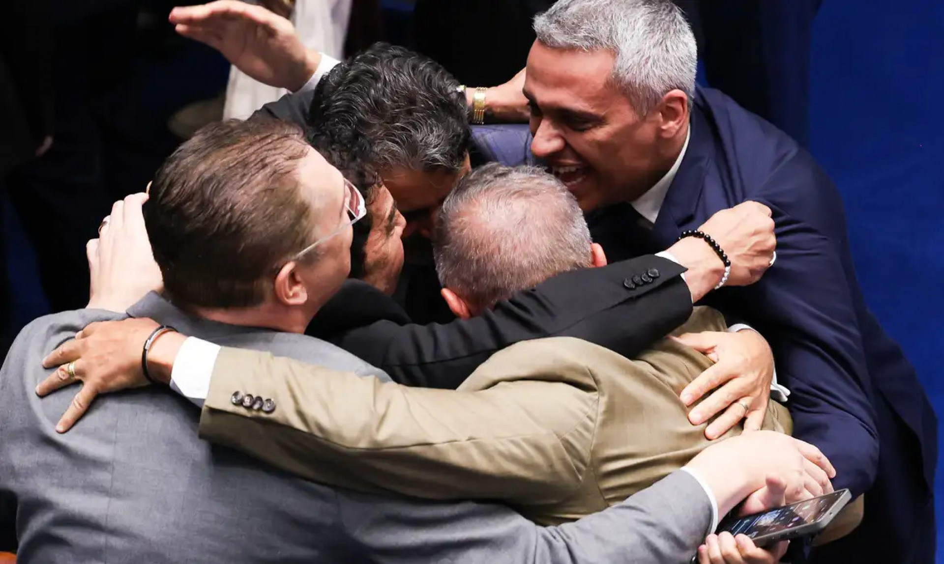 'Lula perdeu governabilidade': Flávio Bolsonaro e oposição no Senado avaliam rejeição a Messias