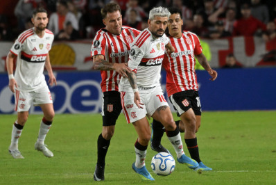 Médico do Flamengo evita prazo e não descarta Arrascaeta na Copa do Mundo